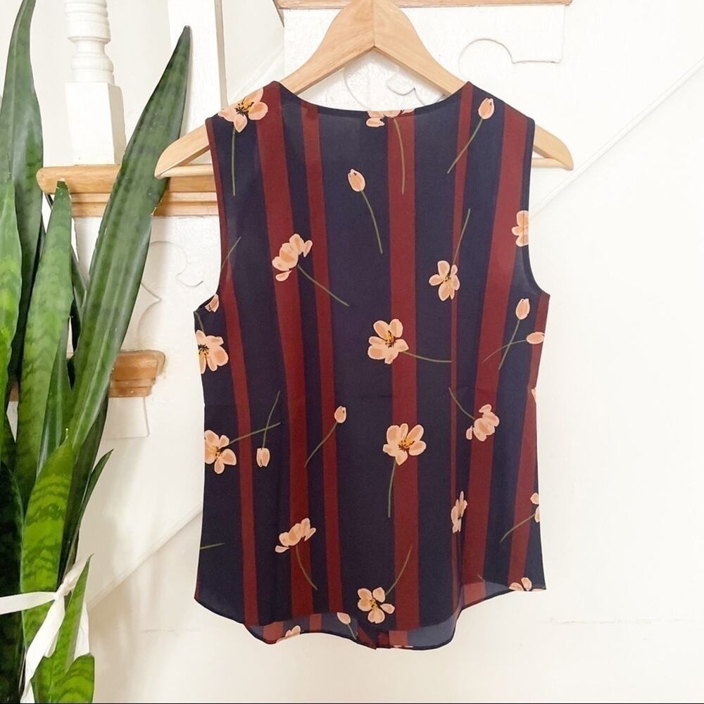 Cabi Navy Blue & Red Floral Striped Sleeveless Button Down Blouse Size XS - Picture 6 of 6